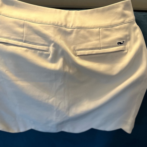Vineyard Vines Performance Skort Brand New never worn Size 00 Stone - Picture 3 of 5